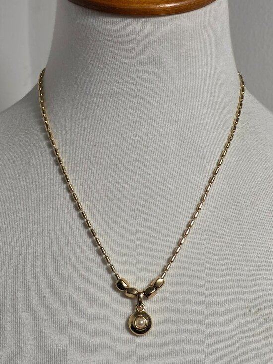 Soho Designs Jewelry - Soho Designs Gold Tone Pendant Necklace Centered Pearl & Beaded Style Chain